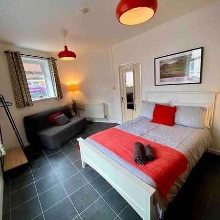 Brickworks - 2 Bedrooms, 15 Mins Walk To The Centre, With Garden Cardiff Exterior photo
